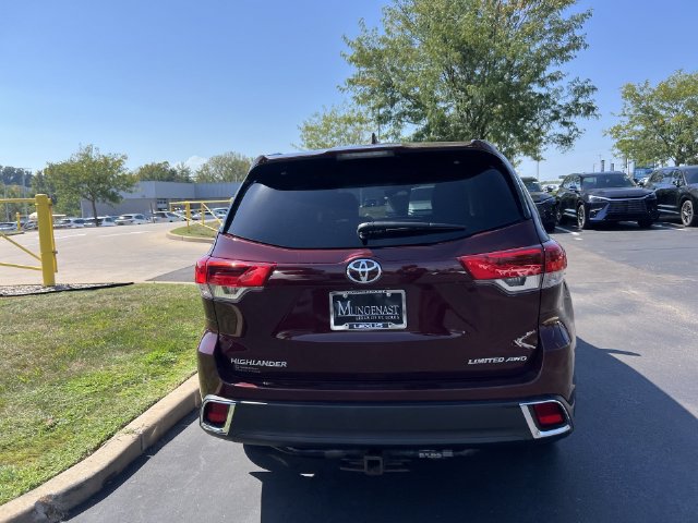 Used 2019 Toyota Highlander Limited Platinum AWD/4WD image 4