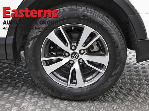 Used 2018 Toyota RAV4 XLE AWD/4WD image 35