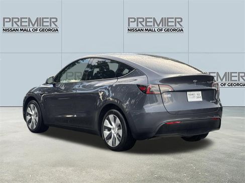 Used 2023 Tesla Model Y Long Range AWD/4WD image 23
