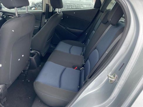 Used 2020 Toyota Yaris LE image 17