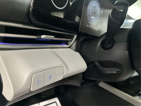 Certified 2024 Hyundai Elantra Limited FWD image 20