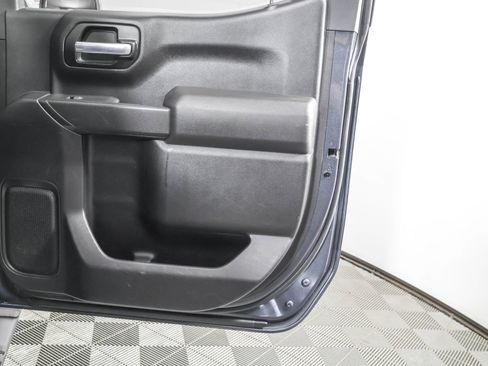 Used 2021 Chevrolet Silverado 1500 LT image 40