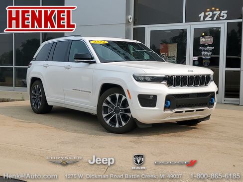 Used 2024 Jeep Grand Cherokee Overland w/ Luxury Tech Group IV AWD/4WD image 1