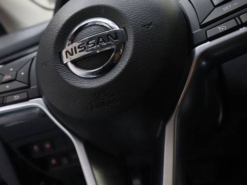 Used 2021 Nissan Rogue Sport SV AWD/4WD image 20