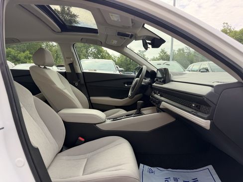 Certified 2023 Honda Accord EX image 11