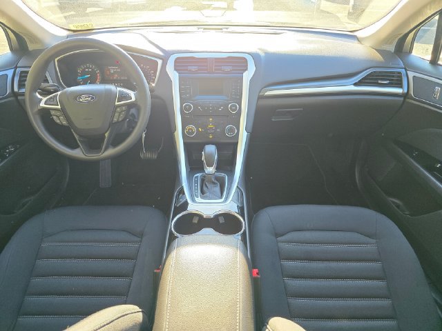 Used 2015 Ford Fusion SE FWD image 18