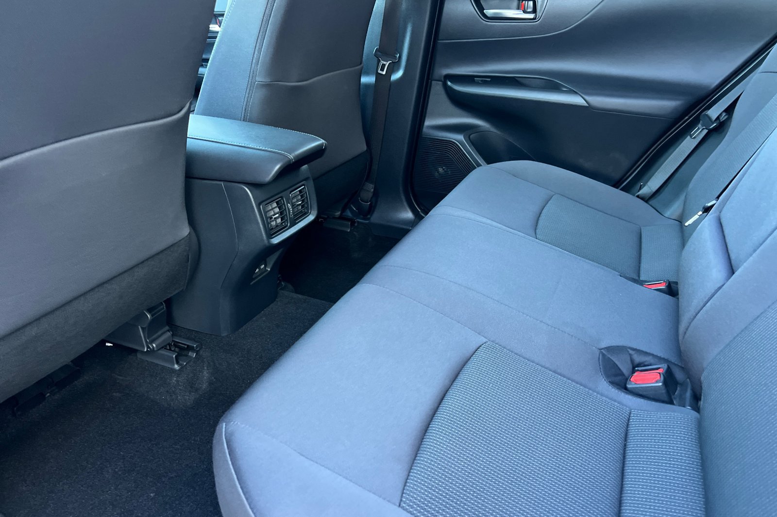 Certified 2024 Toyota Venza LE AWD/4WD image 12