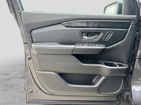 Used 2023 Honda Pilot Elite image 32