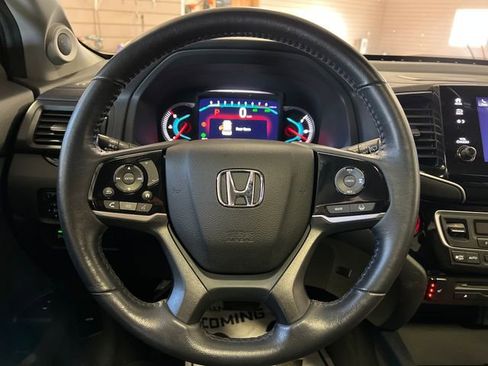 Used 2022 Honda Pilot Touring image 14