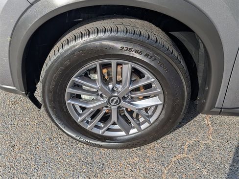 Used 2024 Nissan Rogue S image 26