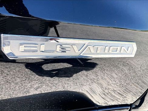 Used 2021 GMC Sierra 1500 Elevation w/ X31 Off-Road Package AWD/4WD image 8