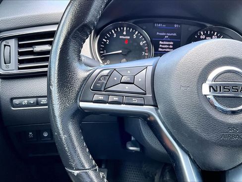 Used 2020 Nissan Rogue SV FWD image 24