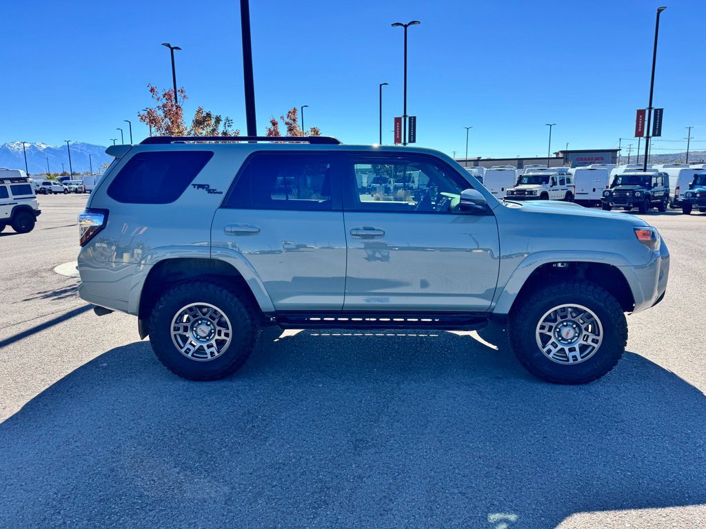Used 2023 Toyota 4Runner TRD Off-Road Premium w/ Off Road Premium Plus Package AWD/4WD image 5