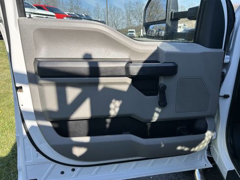 Used 2017 Ford F550 4x4 Regular Cab Super Duty image 65