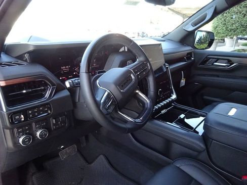 Used 2026 GMC Yukon Denali w/ Denali Reserve Package image 15