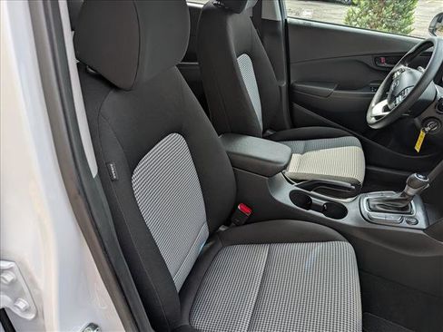 Certified 2021 Hyundai Kona SE AWD/4WD image 12