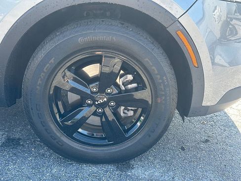 Used 2022 Kia Sorento LX image 9