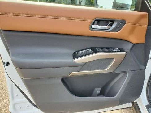 New 2025 Nissan Pathfinder Platinum w/ Cargo Package image 13