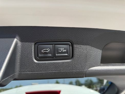 Used 2025 Kia Telluride SX w/ SX Captain's Chair Package FWD image 17