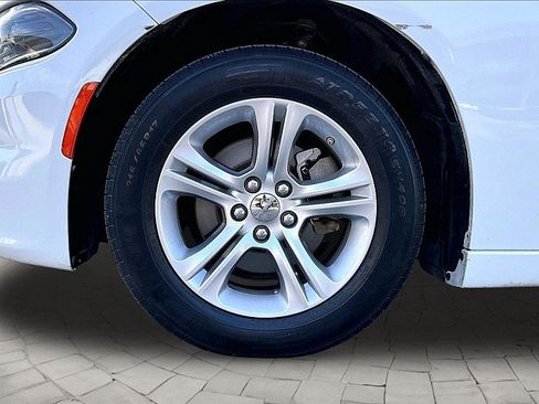 Used 2022 Dodge Charger SXT RWD image 7