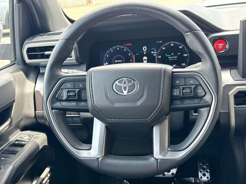 Used 2025 Toyota Tacoma TRD Sport AWD/4WD image 15