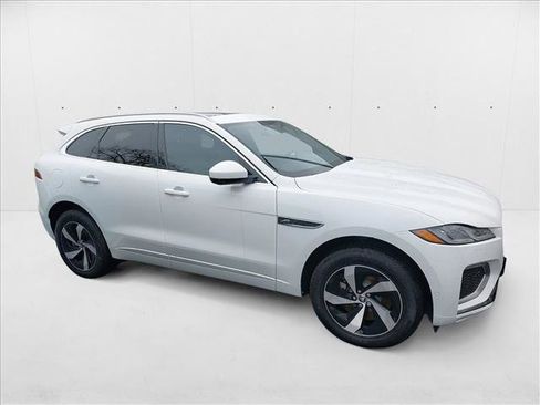 New 2026 Jaguar F-PACE R-Dynamic S image 4