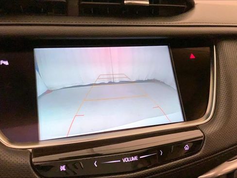 Used 2018 Cadillac XT5 Luxury w/ Driver Awareness Package image 17