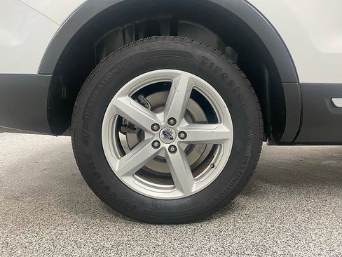 Used 2017 Ford Explorer XLT w/ Equipment Group 201A image 30