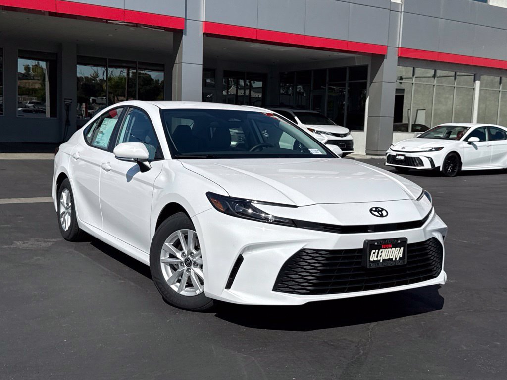 New 2026 Toyota Camry LE FWD image 2