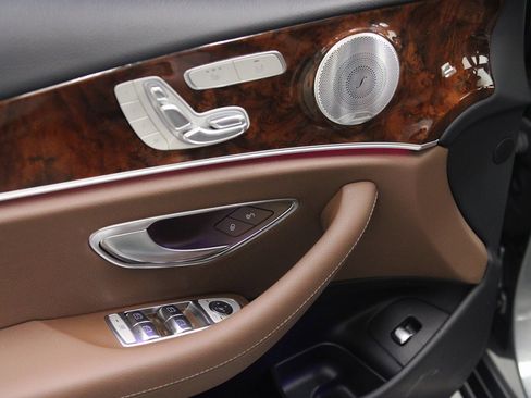 Used 2018 Mercedes-Benz E 400 E 400 image 21