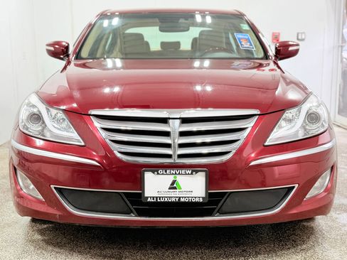 Used 2012 Hyundai Genesis 4.6 image 2