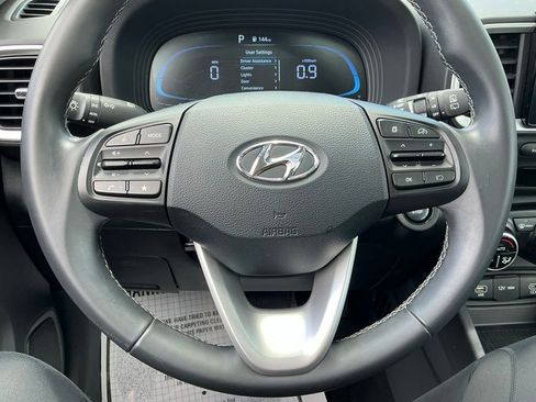 Used 2025 Hyundai Venue SEL FWD image 34