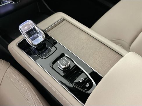 New 2026 Volvo XC90 B5 Plus w/ Protection Package Premier image 15