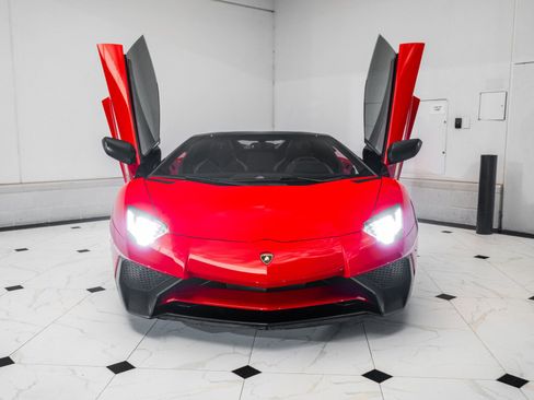 Used 2016 Lamborghini Aventador LP 750-4 Superveloce image 3