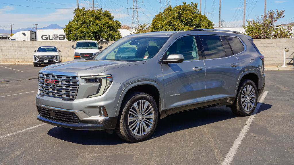 New 2027 GMC Acadia Denali FWD image 3
