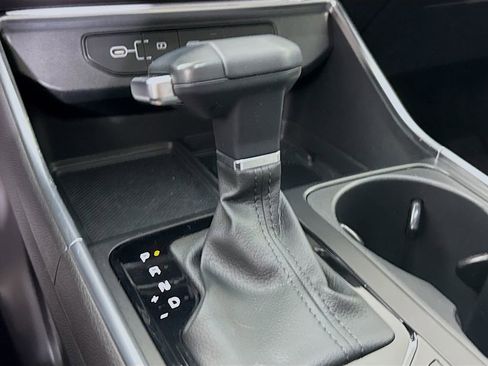 Used 2025 Kia Carnival SX FWD image 10