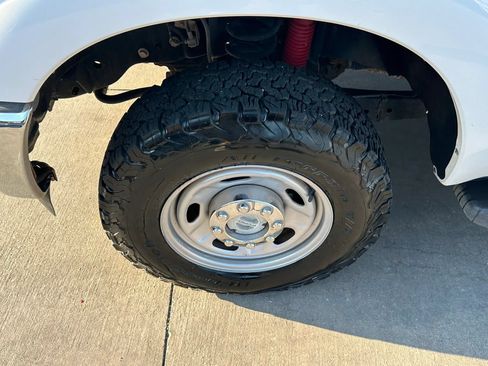 Used 2016 Ford F250 XL w/ Power Equipment Group AWD/4WD image 11