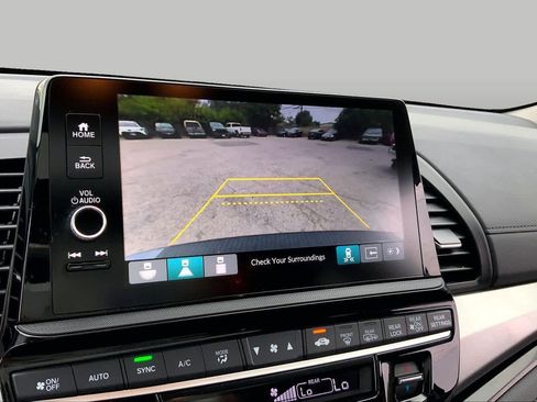 Used 2025 Honda Odyssey Touring image 27