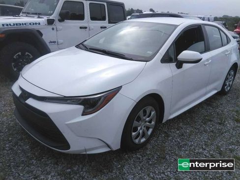 Used 2024 Toyota Corolla LE FWD image 2