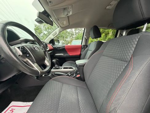 Used 2023 Toyota Tacoma SR5 RWD image 14