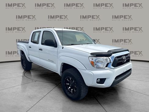 Used 2013 Toyota Tacoma 4x4 Double Cab w/ TRD Off-Road Pkg image 4