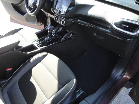 Used 2023 Chevrolet TrailBlazer LT w/ Convenience Package image 16