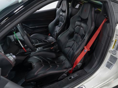 Used 2016 Ferrari 488 GTB RWD image 38
