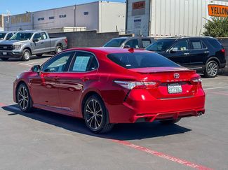 Used 2020 Toyota Camry SE w/ Convenience Package FWD video 2