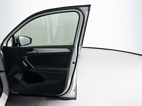 Used 2024 Volkswagen Tiguan S image 33