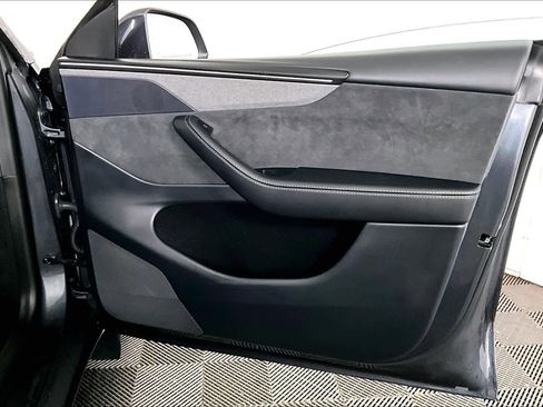 Used 2026 Tesla Model Y AWD image 21