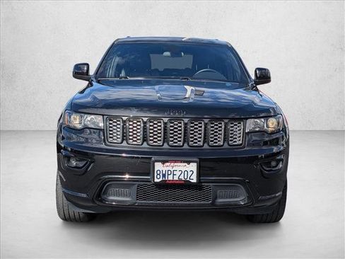 Used 2021 Jeep Grand Cherokee Laredo X AWD/4WD image 2