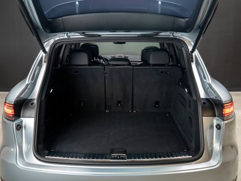 Certified 2022 Porsche Cayenne GTS AWD/4WD image 42