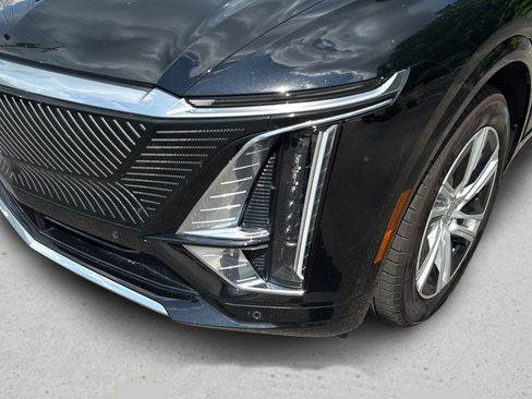 Certified 2024 Cadillac Lyriq Tech AWD/4WD image 9