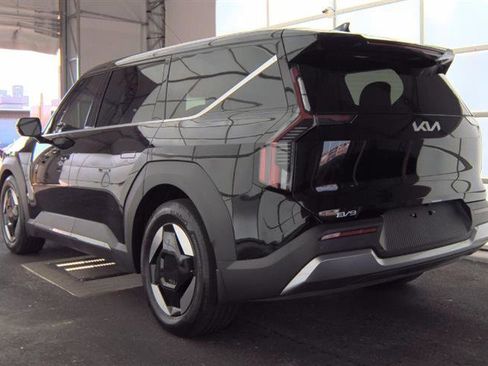 Used 2024 Kia EV9 Light Long Range image 7